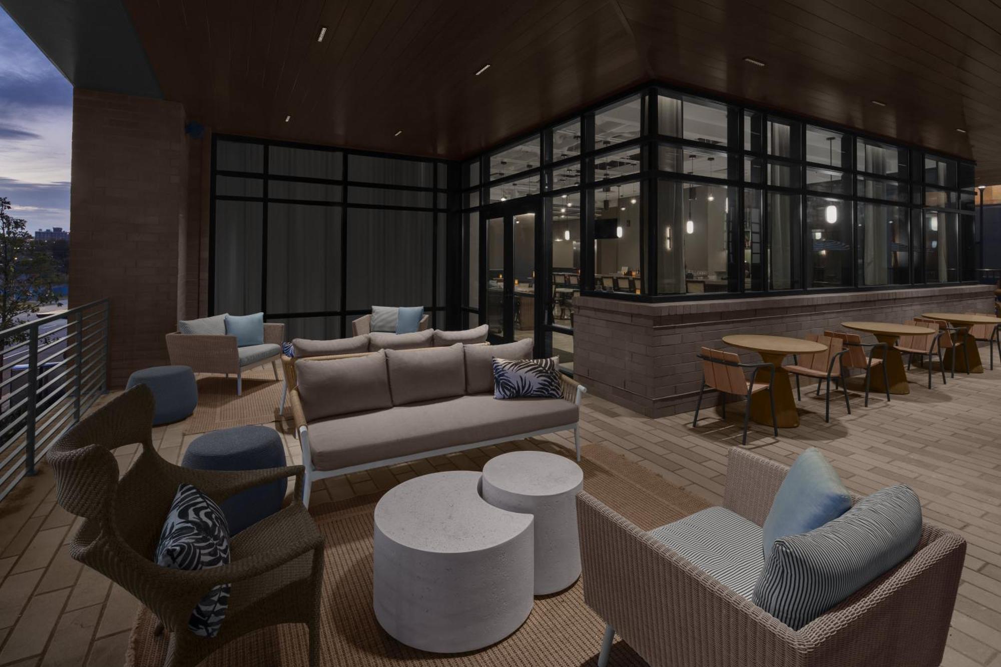 ホテル Hyatt House Raleigh Downtown/Seaboard Station エクステリア 写真