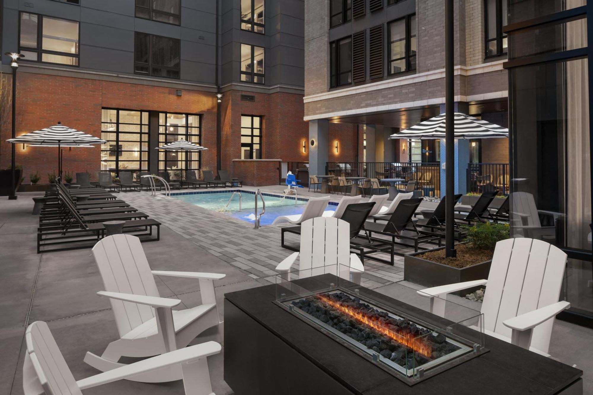 ホテル Hyatt House Raleigh Downtown/Seaboard Station エクステリア 写真